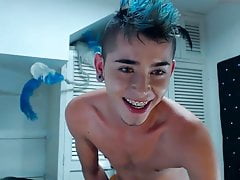 Hot bubble butt twink Danny on cam